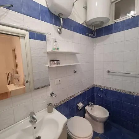 Lägenhet Casa Intera Vicino Il Centro Per 4 Persone *